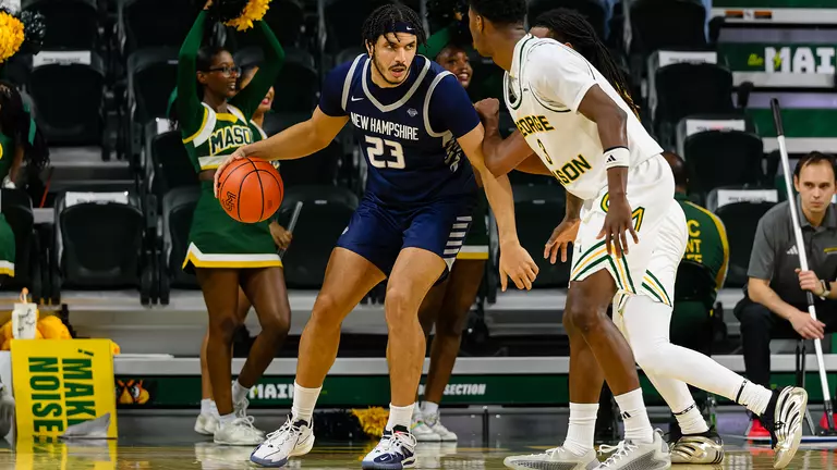 El Shakery Records 12 Points, 8 Rebounds in 61-44 Loss at George Mason