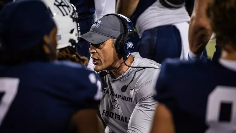 James Named Assistant Coach of the Year by Gridiron Club of Greater Boston