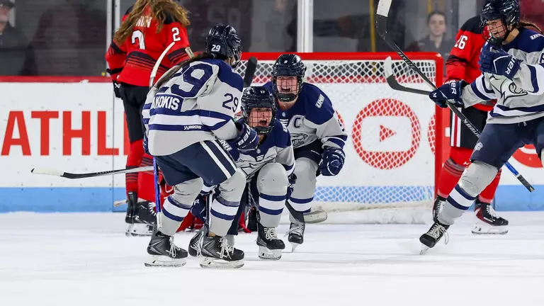 Women's Hockey Downs No. 6 Northeastern 4-3