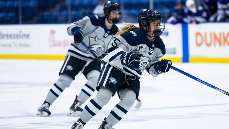 Women's Hockey Set For Top-Ten Test with No. 6 Northeastern (Dec. 2)
