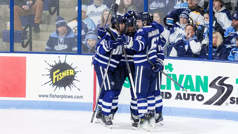 Men’s Hockey Sweeps #11 Maine with 3-2 Win