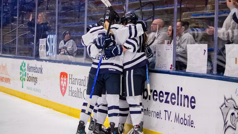 Women's Hockey Ties Maine 2-2, Wins Shootout