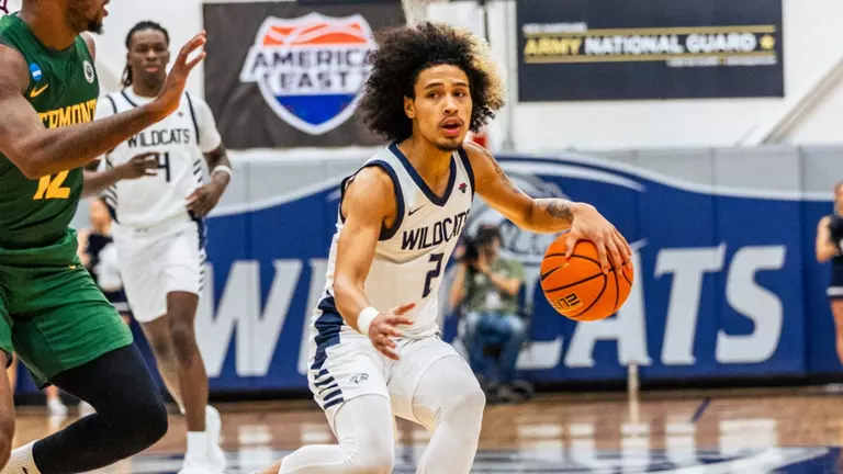 Wildcats Fall to Vermont; O’Neill Sets Career-High in Rebounds