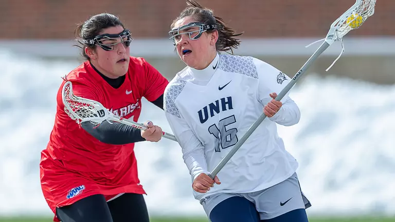 Connerty Tallies Six Points in 17-9 Loss at Quinnipiac