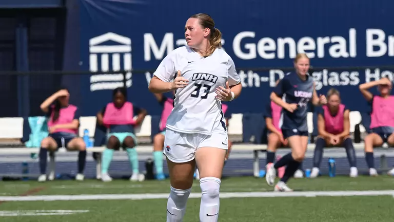 Women’s Soccer Earns United Soccer Coaches Team Academic Award