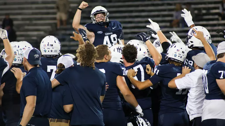 Reed's 40-Yard Field Goal as Time Expires Lifts UNH Past Holy Cross, 19-16
