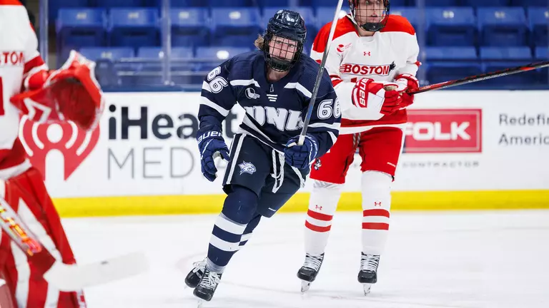 Harty Extends Goal Streak as 'Cats Fall to Terriers, 2-1