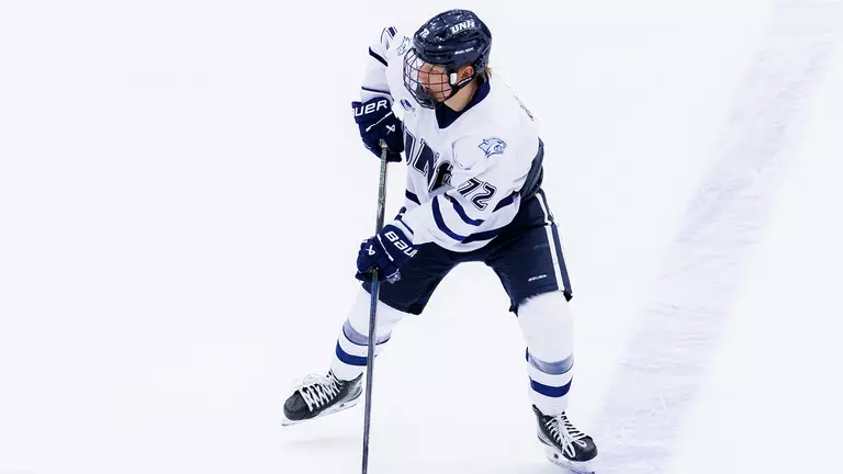 Men’s Hockey Falls to Northeastern