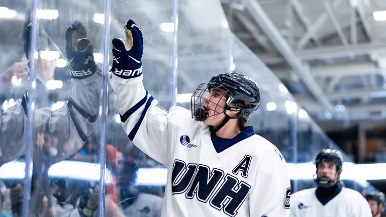 Men’s Hockey Gears Up for Second Half of Season with Exciting Promotional Lineup