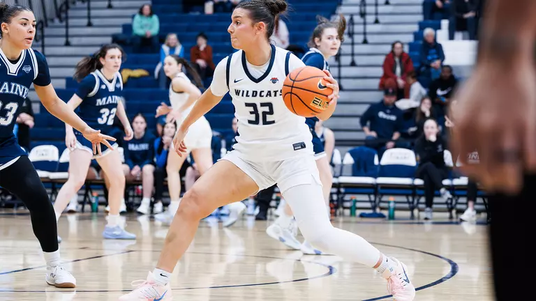 UNH Makes Short Road Trip to UMass Lowell (Jan. 29; 6pm)