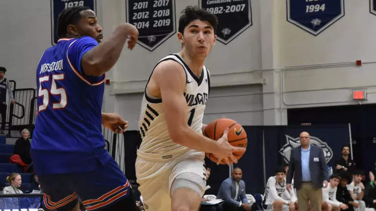 UNH Defeats UMass Lowell, 66-61, to Win Fourth Straight