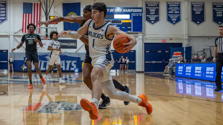 Graham Scores Career-High 22 Points in 92-84 Loss at Bryant