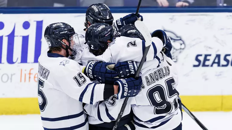 'Cats & Terriers to Square Off in Home-And-Home; Blue Out on Friday