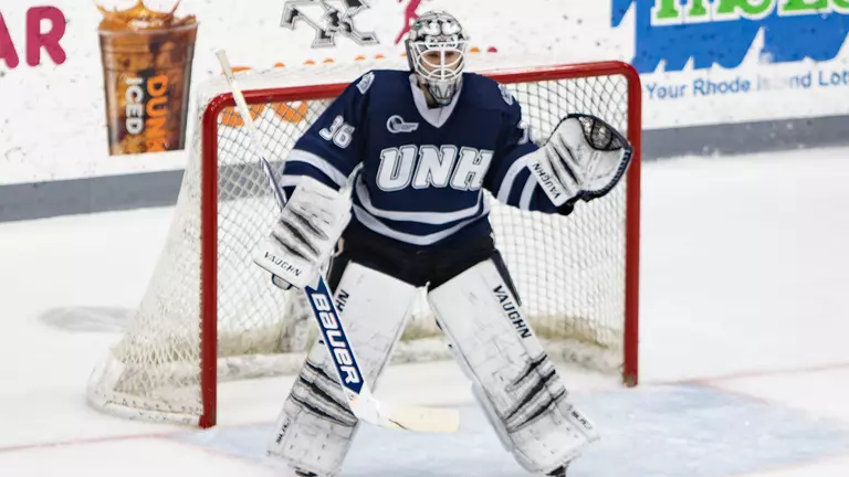 Men’s Hockey Shuts Out #6 Providence, 1-0