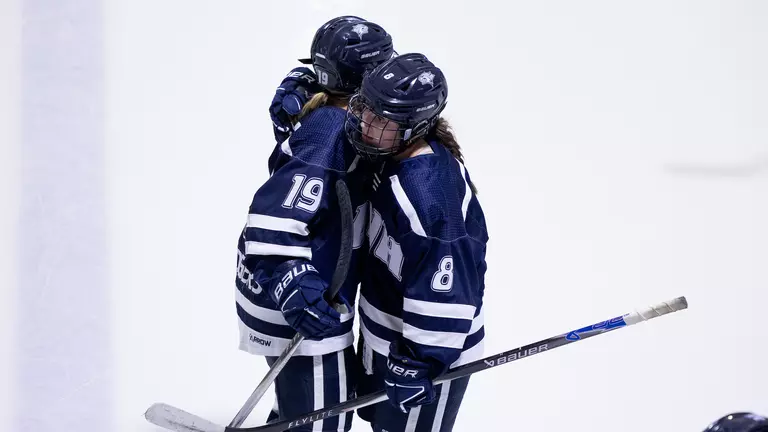 Women's Hockey Falls to Holy Cross in Hockey East Quarterfinals