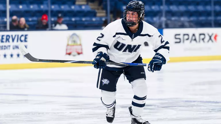 Women's Hockey Ready for Road Test at No. 13 Holy Cross (Feb. 7)