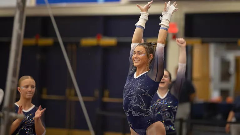 Novinger Named EAGL Rookie Specialist of Week