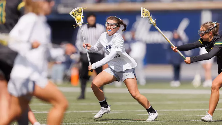 Lacrosse Drops Home Contest to Vermont