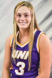 Ellie Foster Headshot 2022