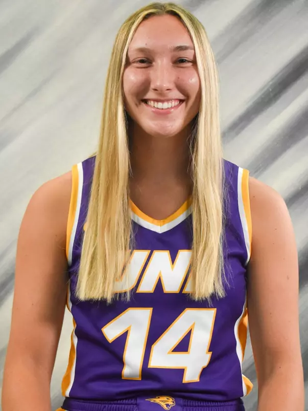 Riley Wright Headshot 2022