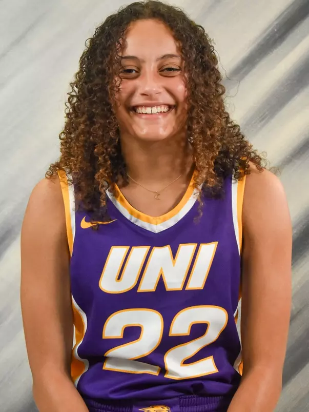 Taryn Wharton Headshot 2022