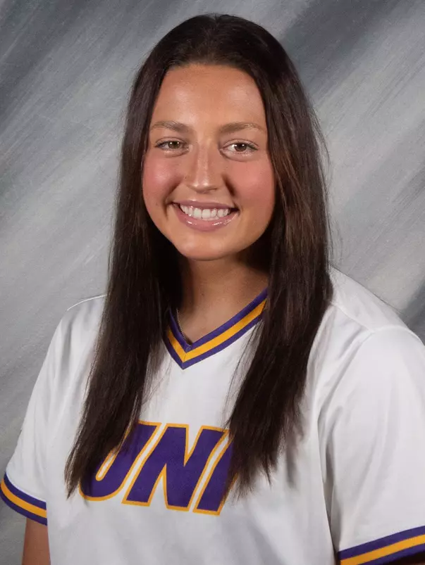 Anna Wischnowski Headshot 2024