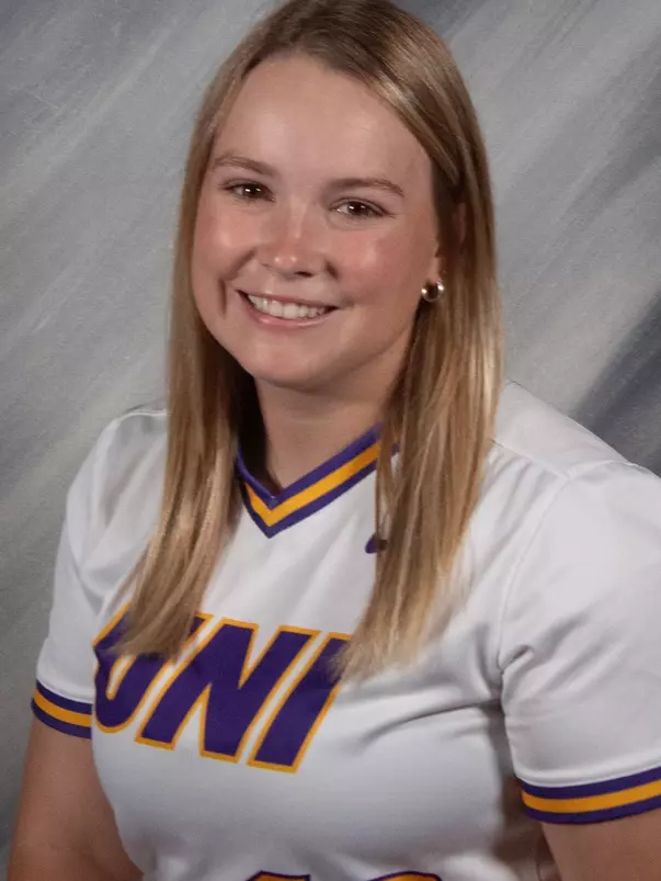 Ellie Owen Headshot 2024