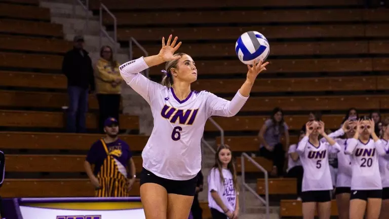 UNI volleyball sweeps Murray State to open final road trip