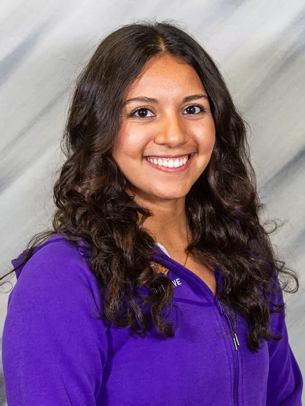 Jennifer Barjas (S&D Headshot 2025-26)