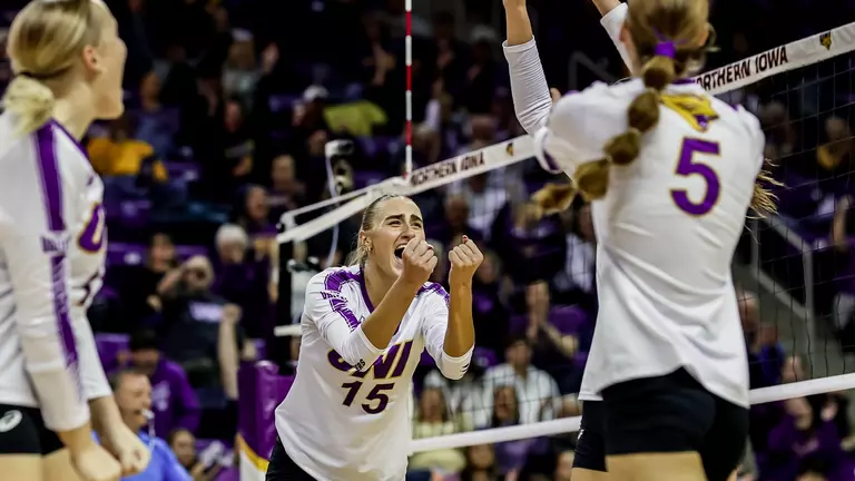 UNI volleyball squares off with Drake for MVC Tournament title