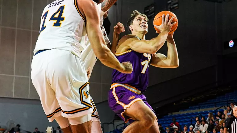 Panther men’s basketball opens Thanksgiving week at Acrisure Holiday Invitational