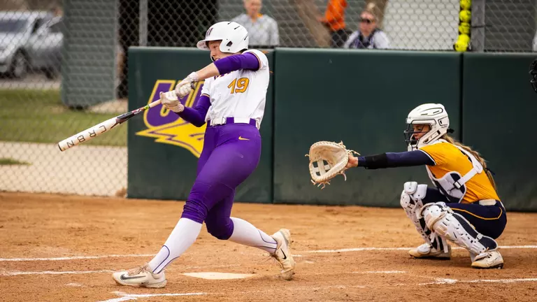 Panthers host league-leading Salukis in a crucial MVC showdown