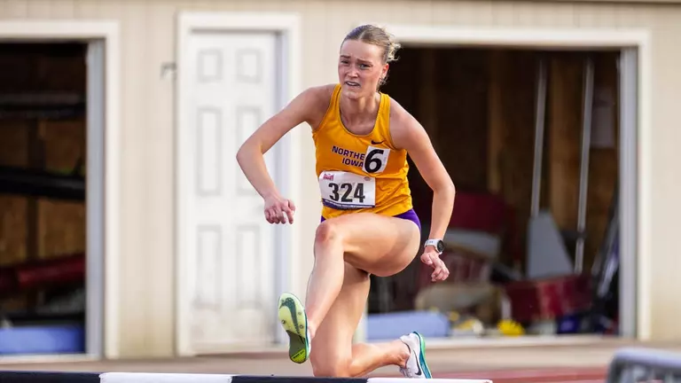 Emma Hoins (2025 MVC Outdoor T&F Championships)