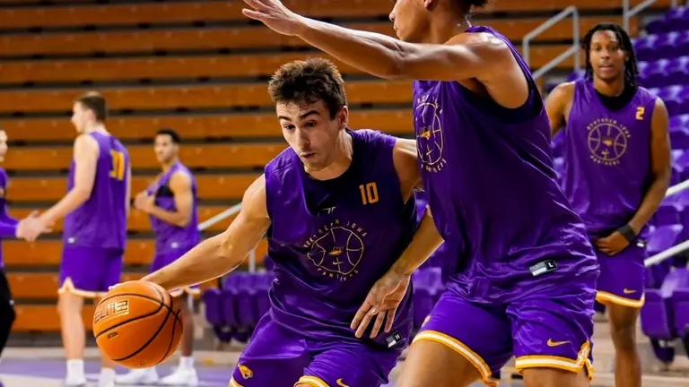 Panther men’s basketball picked second in 2025-26 MVC preseason poll