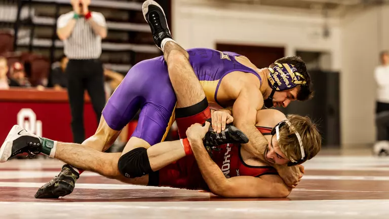 UNI wrestling falls at Oklahoma, 23-18