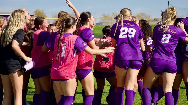 O'Brien's scores late, Panther soccer ties Valparaiso in homecoming match Image