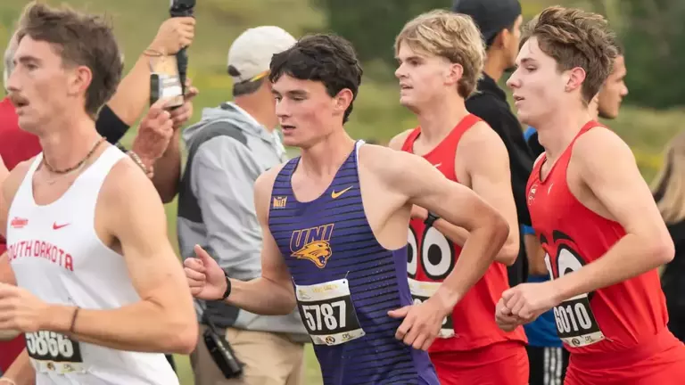 UNI cross country shines with personal best performances at Bradley Pink Classic Image