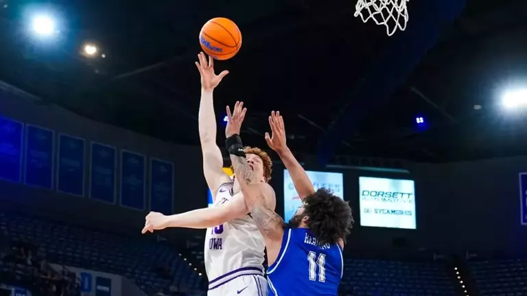 Panther men's basketball cruise in second half in 81-60 win at Indiana State Image