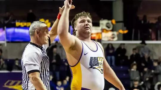 UNI wrestling battles Wisconsin in Sunday's senior day dual Image