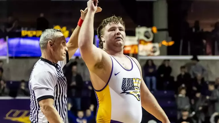 UNI wrestling battles Wisconsin in Sunday's senior day dual Image