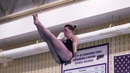 Panthers divers head to Omaha for UNO Diving Invite Image