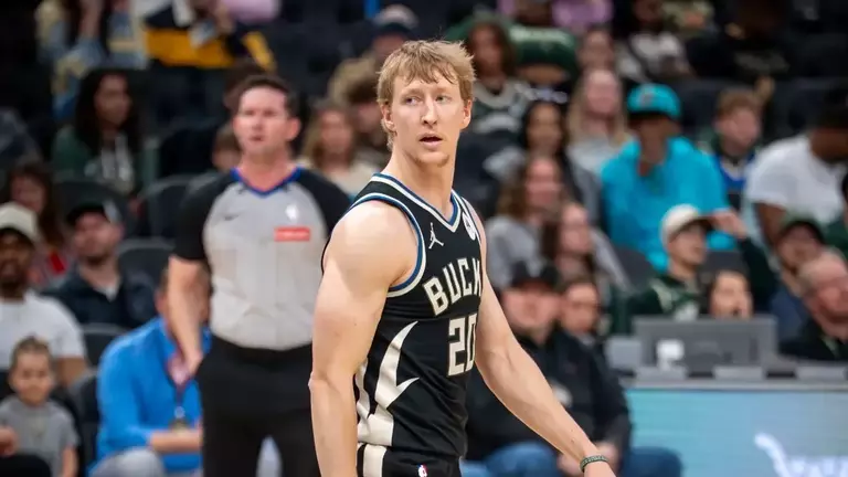 AJ Green makes history as Bucks’ single-game and season three-point shooter