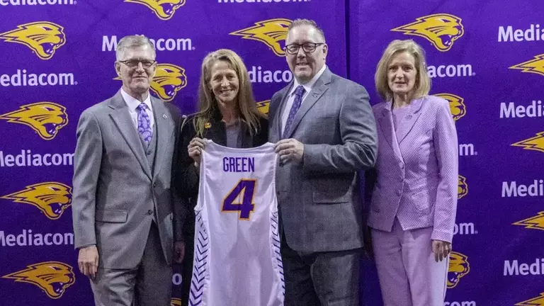 Kyle Green introduced as Panthers' new head men's basketball coach Image