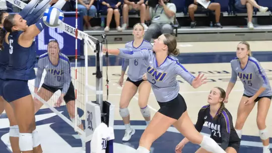 Panther volleyball falls in 3-0 loss to No. 5 Louisville Image