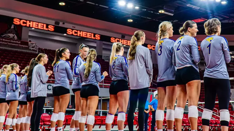 Panther volleyball drops five setter at South Dakota Image