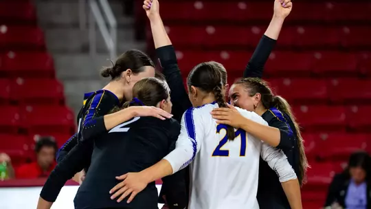 UNI volleyball sweeps MVC weekly honors Image