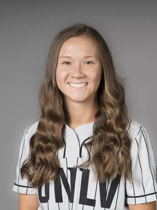 Maddie Schmidt.
22-23 Softball Headshots.