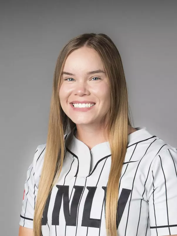 Jocelyn Eisen.
22-23 Softball Headshots.