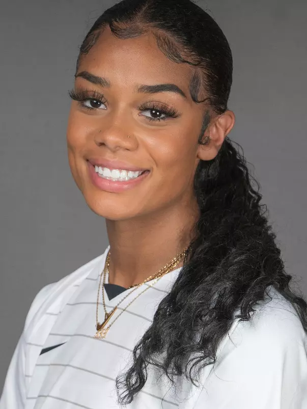 2023-24 Women’s Soccer Marketing
Nailah Harpring (22)