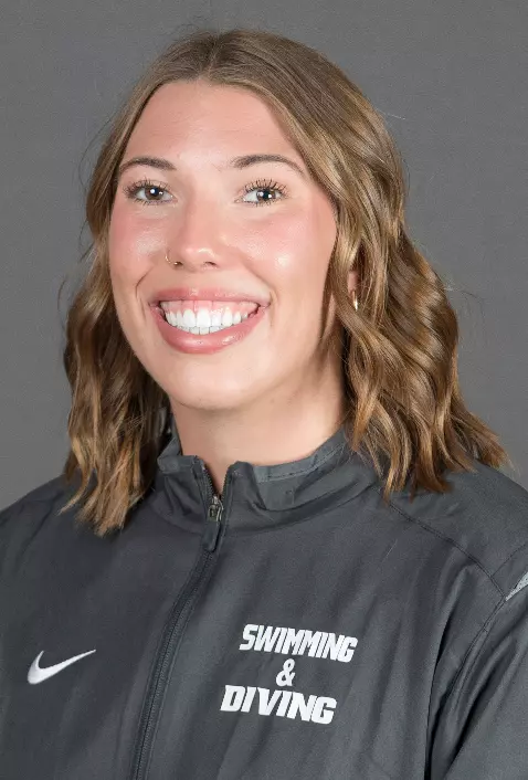 23-24 Swimming & Diving Headshots
Ruby Howell